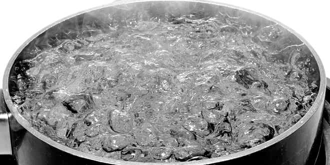 Kaynar suyu kullabileceğiniz 10 şaşırtıcı şey: Gümüş parlatmak ve daha fazlası... 1