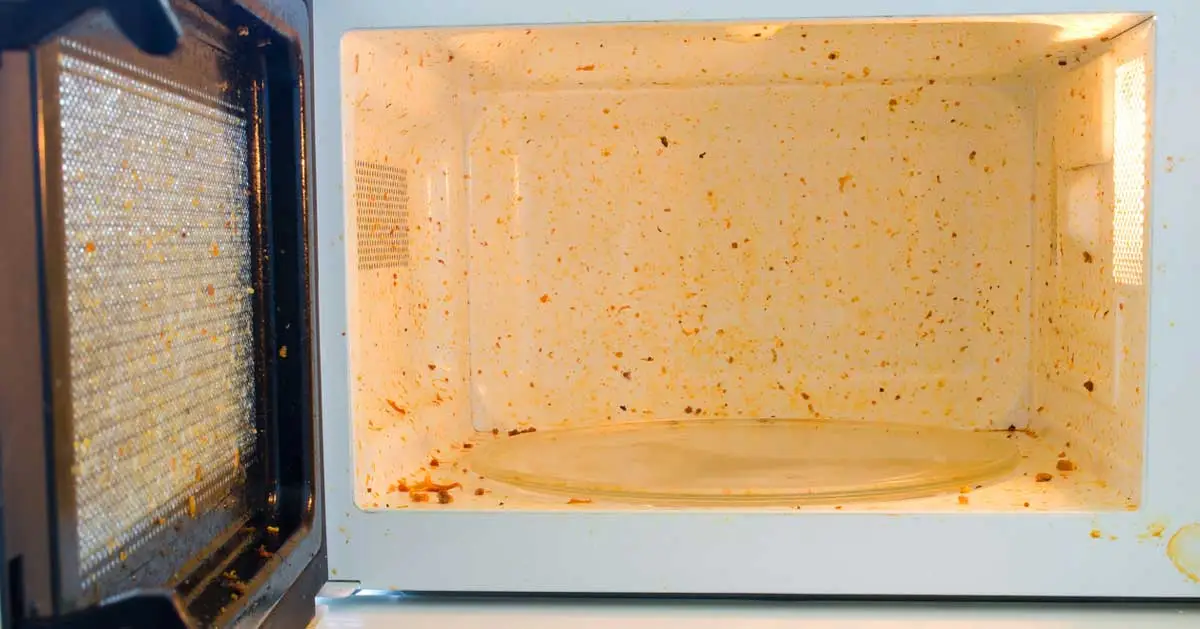 Kaynar suyu kullabileceğiniz 10 şaşırtıcı şey: Gümüş parlatmak ve daha fazlası... 8