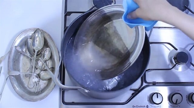 Kaynar suyu kullabileceğiniz 10 şaşırtıcı şey: Gümüş parlatmak ve daha fazlası... 6