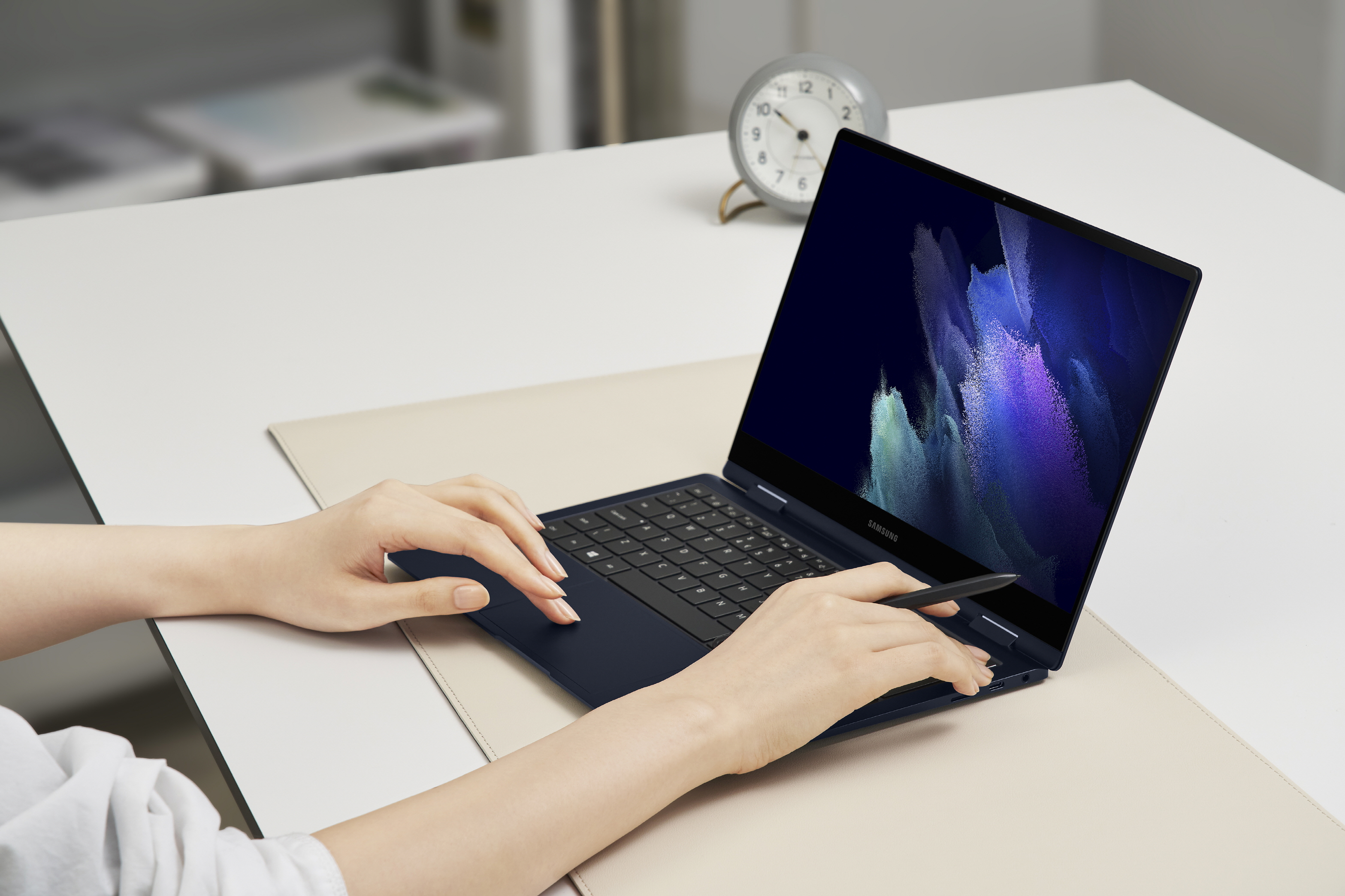 samsung galaxy book 3 (1)-1